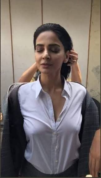 saba qamar nude|Saba Qamar Nude Pics Pack Fotos Y Videos